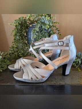 Easy Street Crissa heeled sandal in silver satin Size 9.5M NWOB